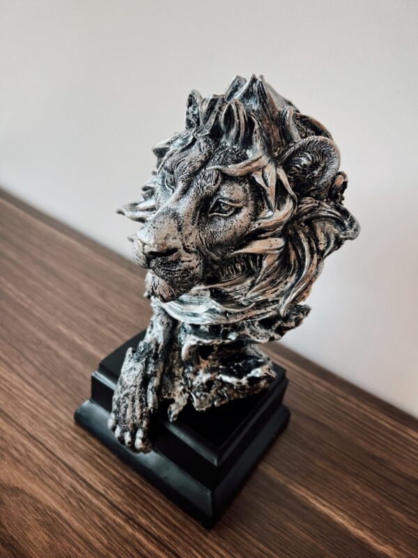Escultura de león - Image 2
