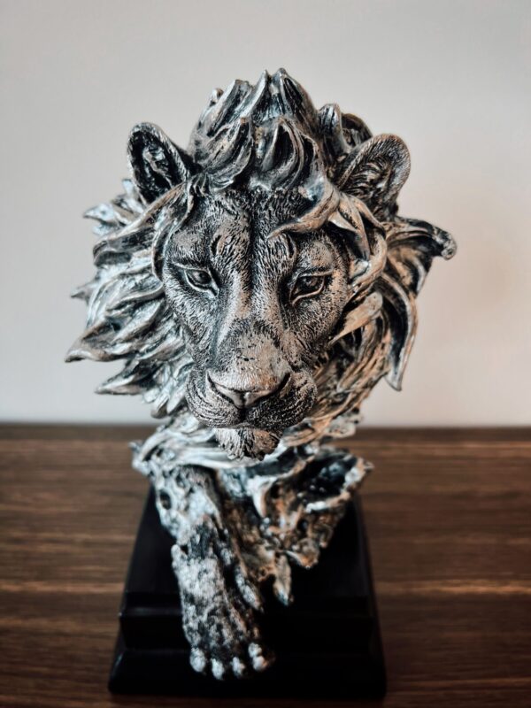 Escultura de león - Image 4